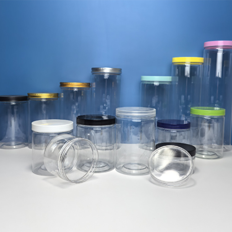 Priehľadná plastová nádoba